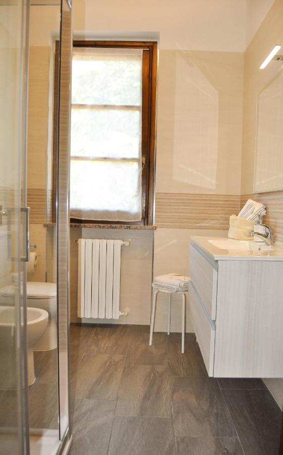 Monolocale - B&B Sarita'S Rooms Certosa di Pavia Bagian luar foto